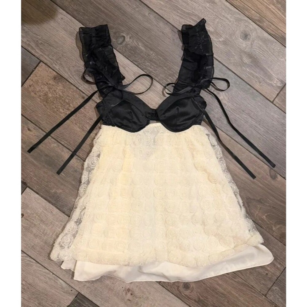 Black and Cream Babydoll Top with Floral Rosettes Size XS